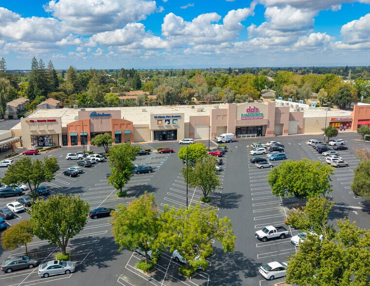 More Photos Of 6300 Mack Rd, Sacramento General Retail For Sale