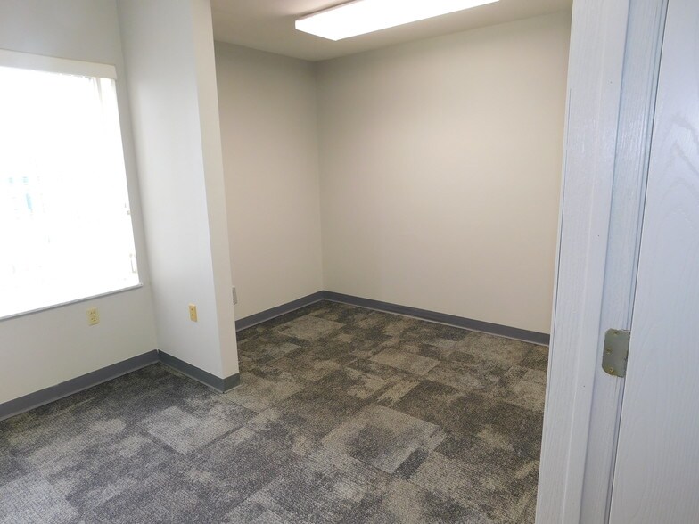 More Photos Of 3270 W North Bend Rd, Cincinnati Office Residential For Sale