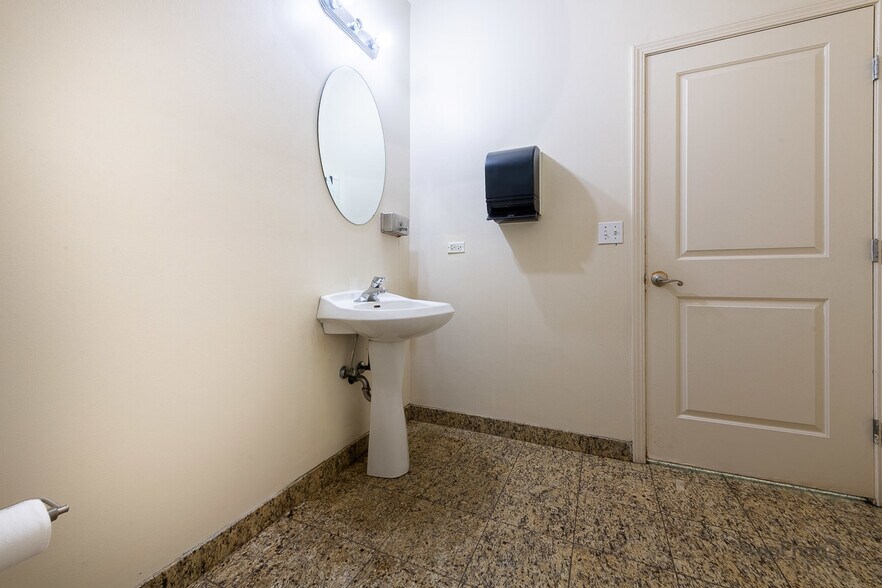 More Photos Of 1930-1934 S Wabash Ave, Chicago Apartments For Sale