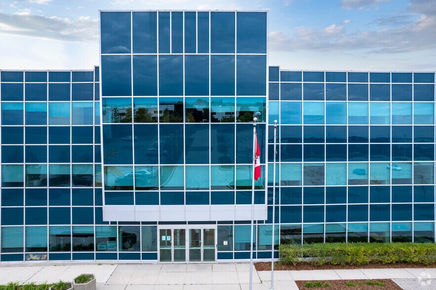 More Photos Of 281 Hillmount Rd, Markham Warehouse For Lease