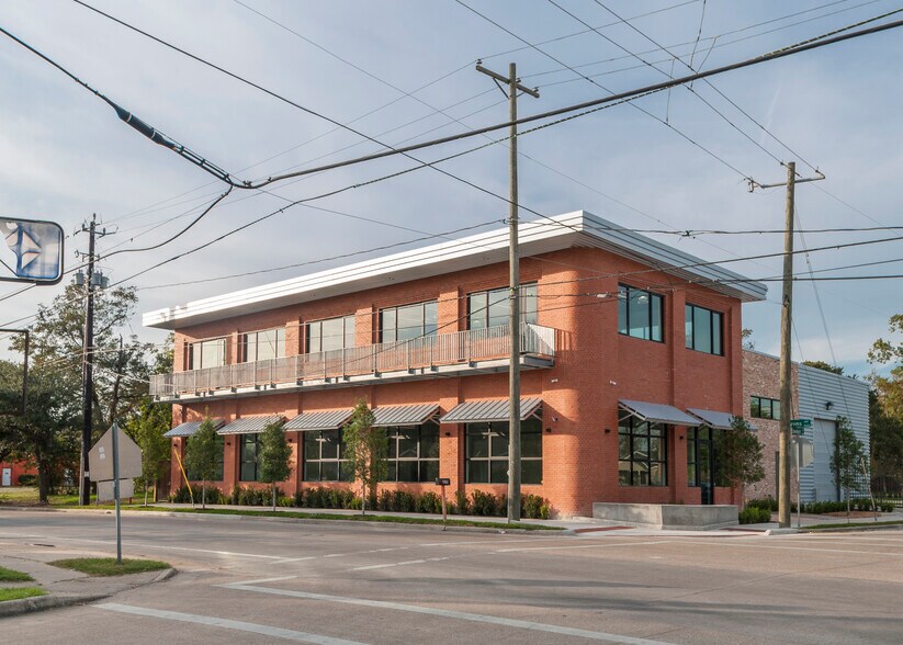 Primary Photo Of 4619 Lyons Ave, Houston Light Manufacturing For Sale