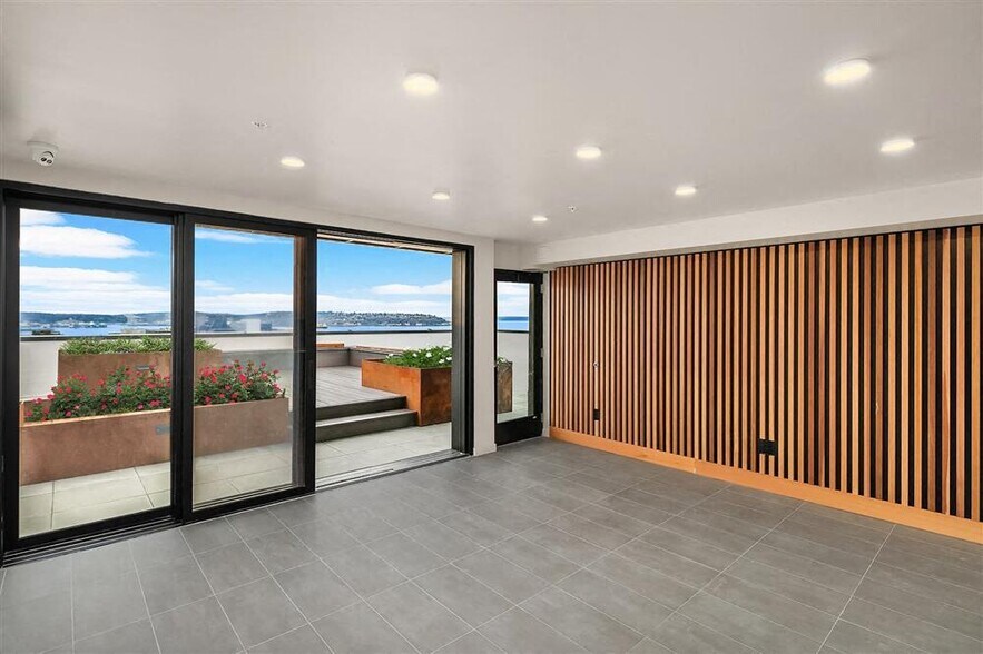 More Photos Of 513 1st Ave N, Seattle Apartments For Lease