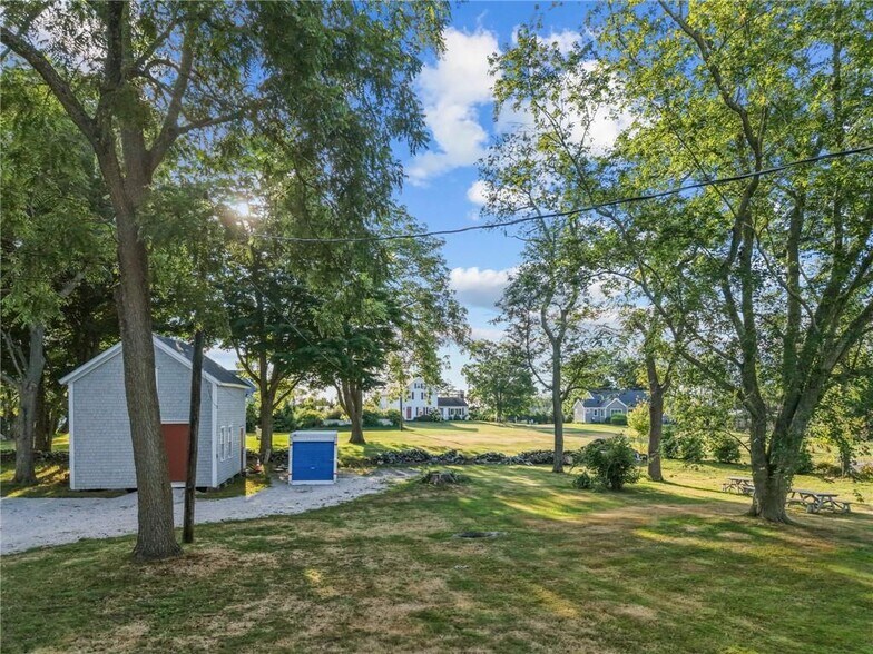 More Photos Of 2967 East Main Rd Rd, Portsmouth Flex For Sale