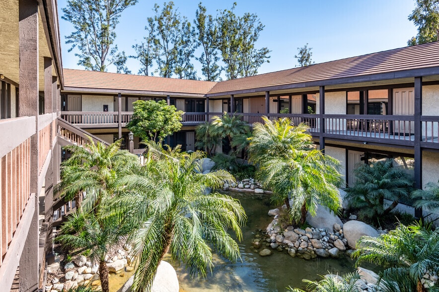 More Photos Of 505 N Tustin Ave, Santa Ana Office For Lease