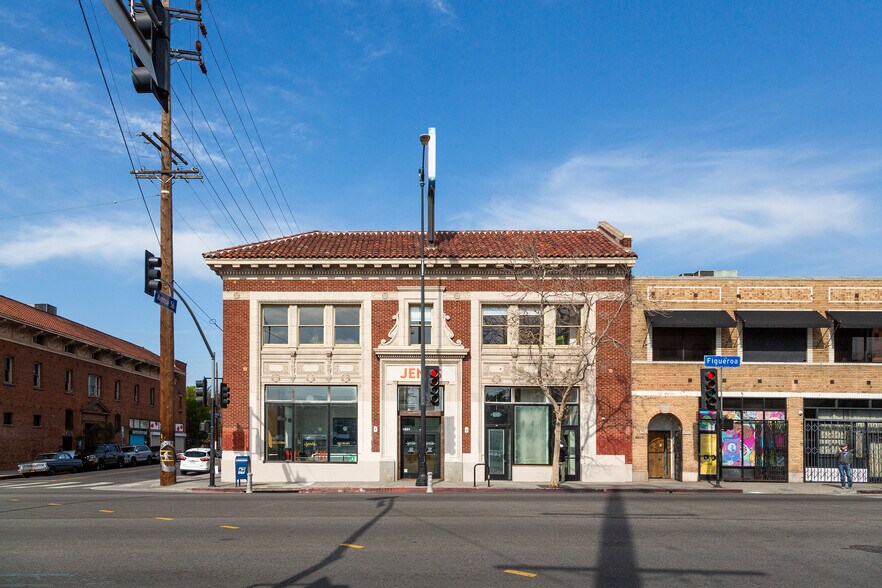 More Photos Of 5601 N Figueroa St, Los Angeles Loft Creative Space For Lease