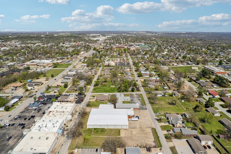 More Photos Of 710 S Adams St, Sapulpa Distribution For Sale