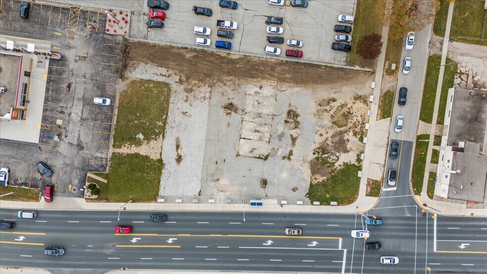 More Photos Of 2410-12-16-2488 Tecumseh W Rd, Windsor Land For Sale