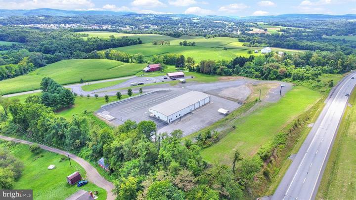 Primary Photo Of 57 W Shortcut Rd, Newport Showroom For Sale