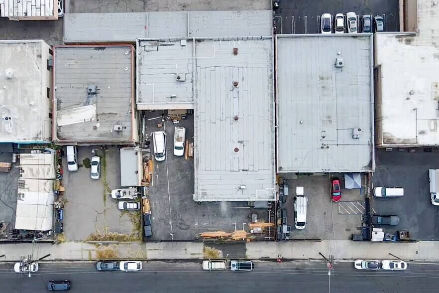 More Photos Of 11800 Vose St, North Hollywood Warehouse For Lease