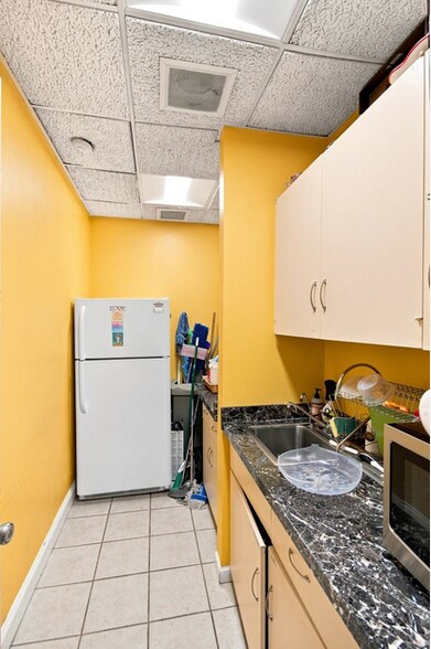 More Photos Of 203-205 Ridgely Ave, Annapolis Medical For Lease