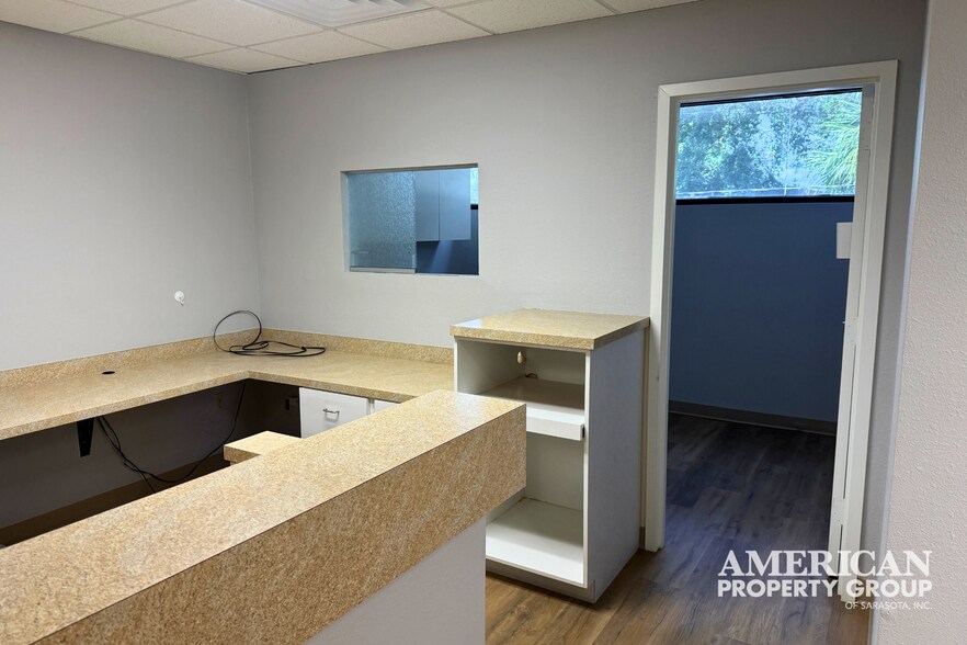 More Photos Of 201 4th Ave, Bradenton Medical For Sale