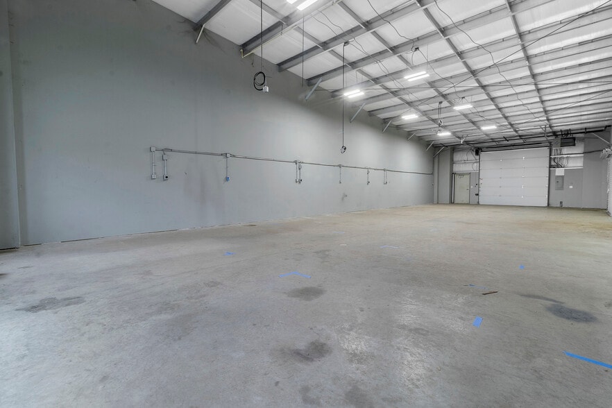 More Photos Of 1551 Amy Ln, Franklin Distribution For Lease