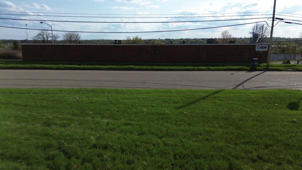 More Photos Of 15 S Worthington St, Youngstown Warehouse For Sale