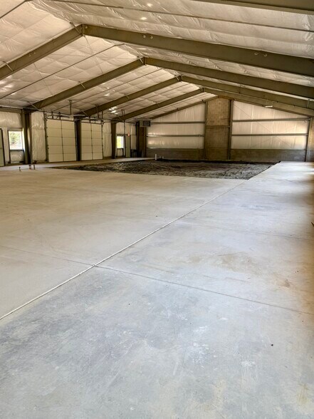 More Photos Of 6060 Schooner St, Van Buren Twp Warehouse For Lease
