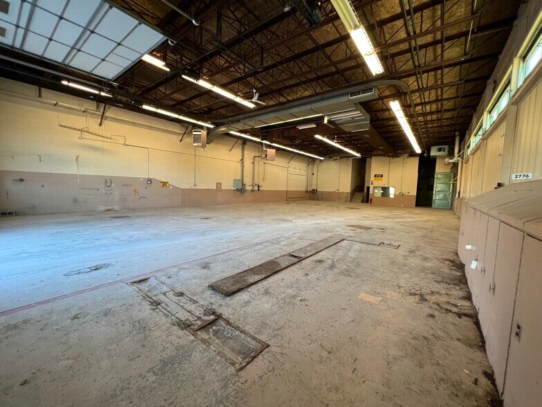 More Photos Of 2615 East Ave S, La Crosse Warehouse For Lease