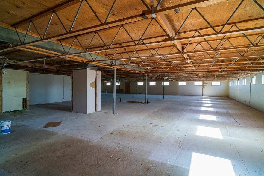 More Photos Of 808-810 S Main St, Las Vegas Flex For Sale