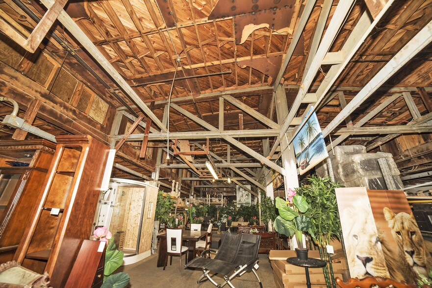 More Photos Of 4214 W Virginia Ave, Tampa Warehouse For Lease
