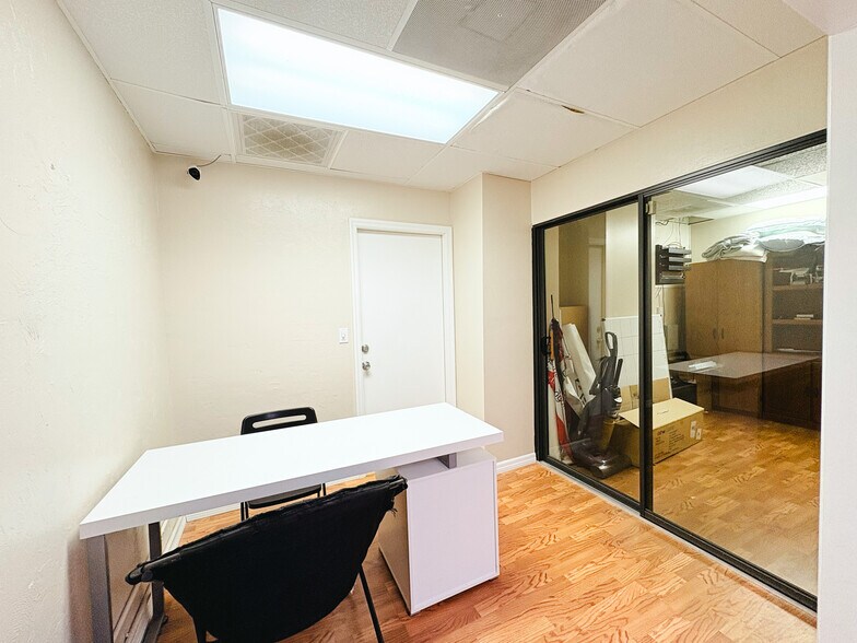 More Photos Of 12165 Metro Pky, Fort Myers Light Manufacturing For Sale