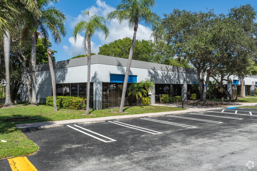 More Photos Of 2100 Park Central Blvd N, Pompano Beach Unknown For Lease