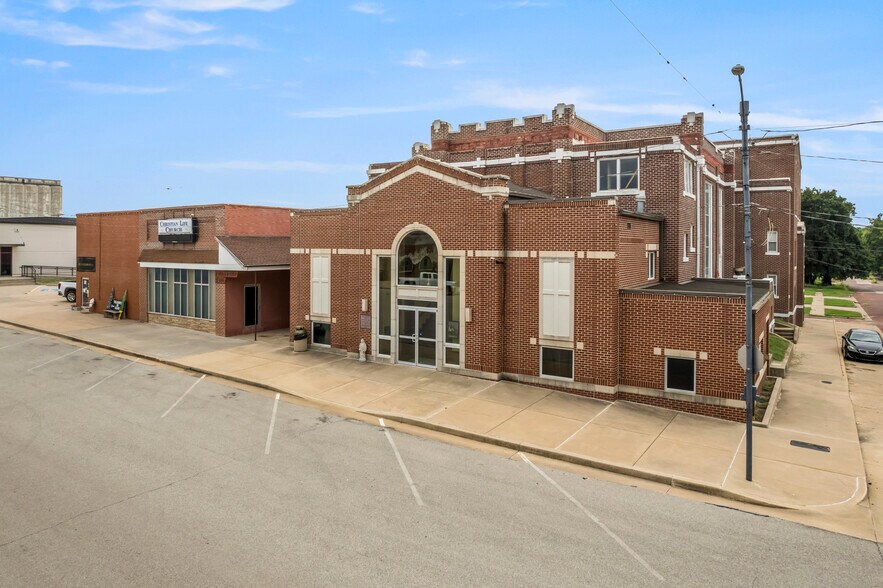 More Photos Of 115-117 W Grand Ave, Tonkawa Storefront Retail Office For Sale