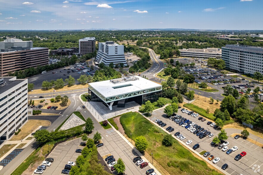 More Photos Of 186 Wood Ave S, Iselin Office For Lease