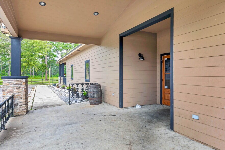 More Photos Of 2579 Douglas Ave, Brewton Restaurant For Sale