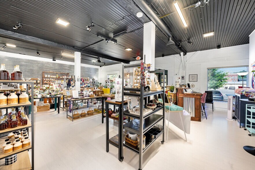 More Photos Of 46-50 S 1st St, Miamisburg Storefront Retail Office For Lease