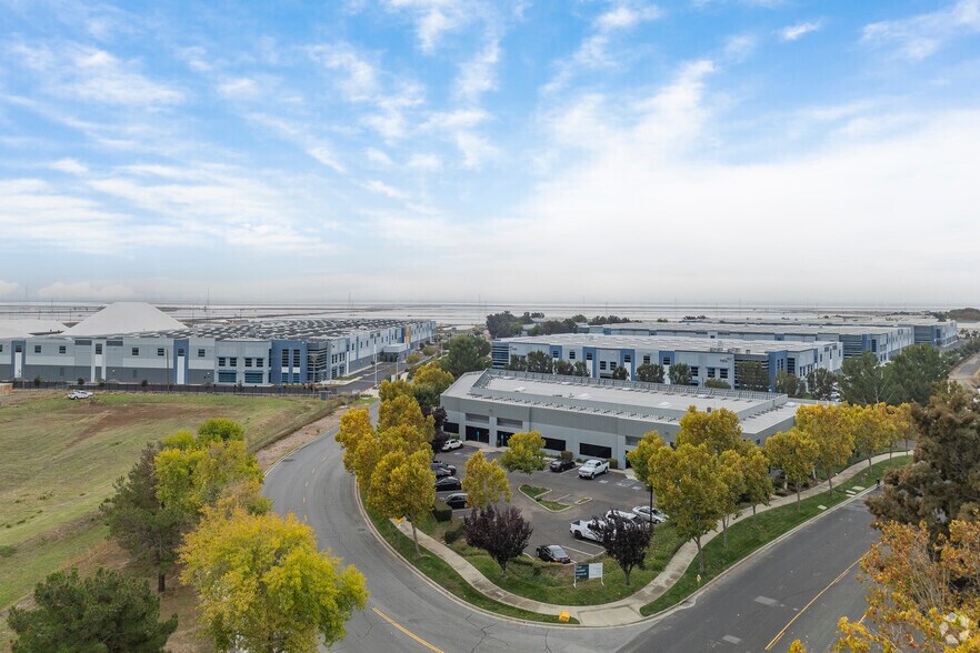 More Photos Of 7300 Central Ave, Newark Warehouse For Lease