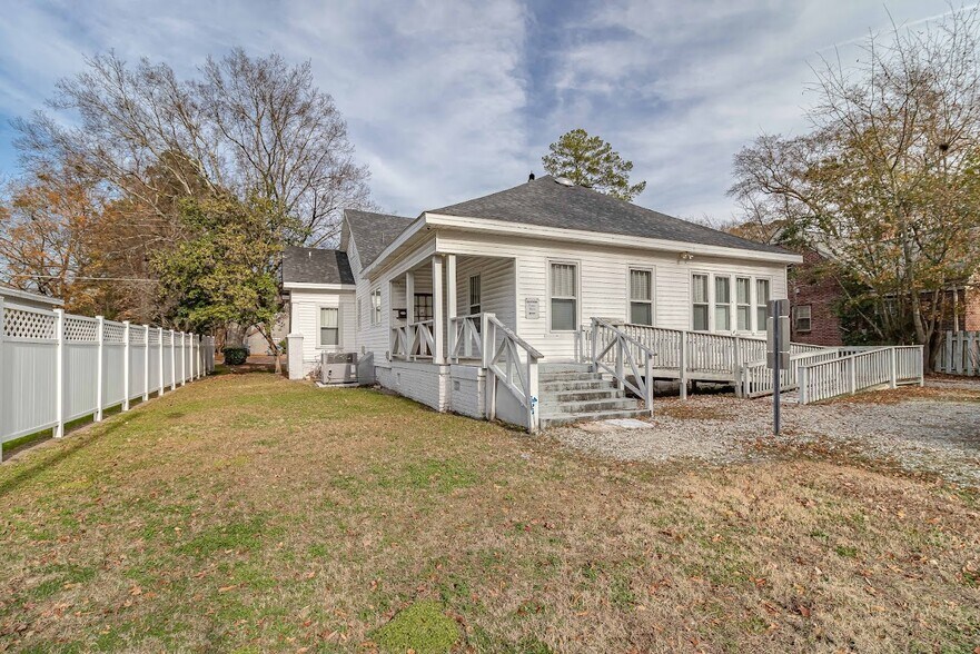 More Photos Of 1206 E Ash St, Goldsboro Loft Creative Space For Lease