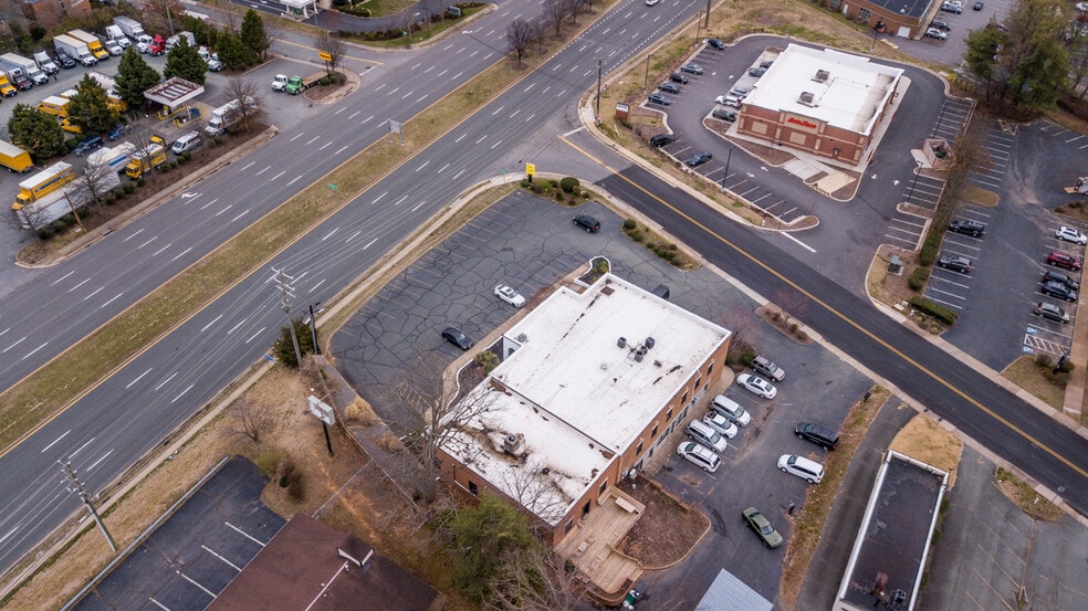 More Photos Of 490 Westfield Rd, Charlottesville Storefront Retail Office For Sale
