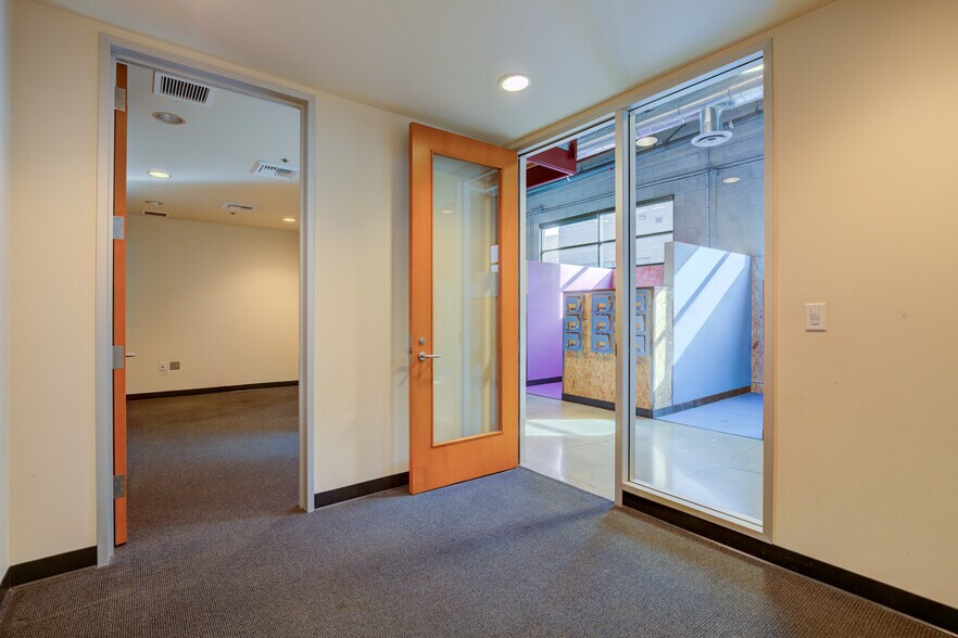 More Photos Of 130 Lomita St, El Segundo Research And Development For Lease