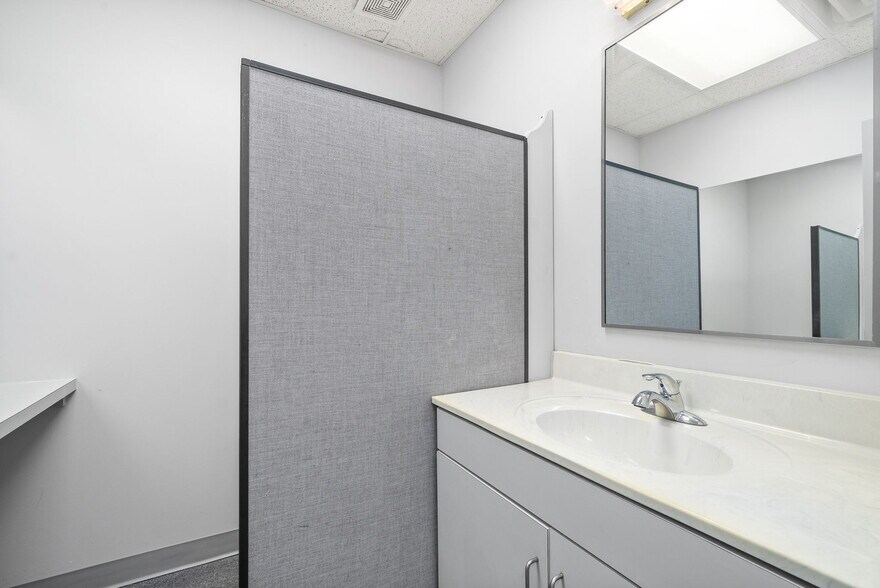 More Photos Of 311 W 9th St, Hopkinsville Medical For Lease