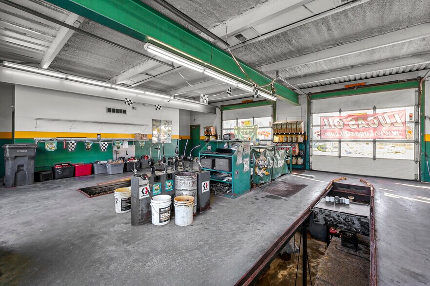 More Photos Of 3422 Flushing Rd, Flint Auto Repair For Sale