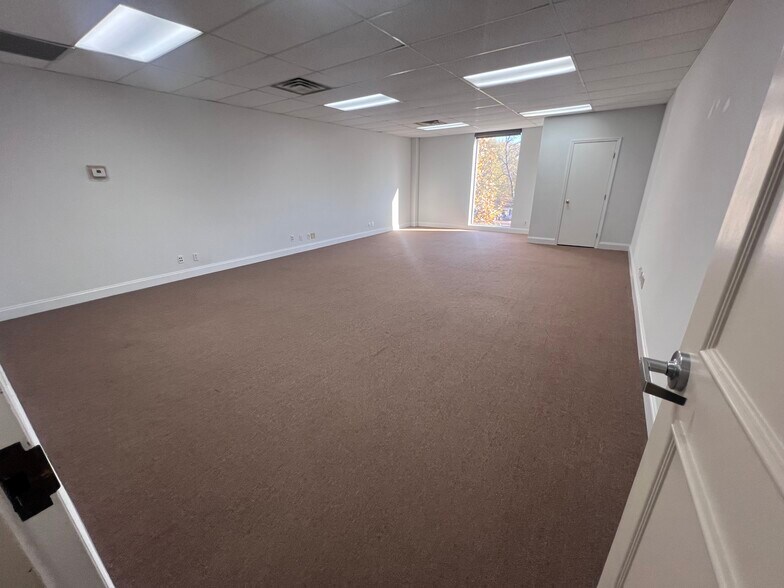 More Photos Of 138 Park Ave, Winder Medical For Lease