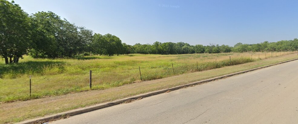 More Photos Of 1918 B Street, Floresville Land For Sale
