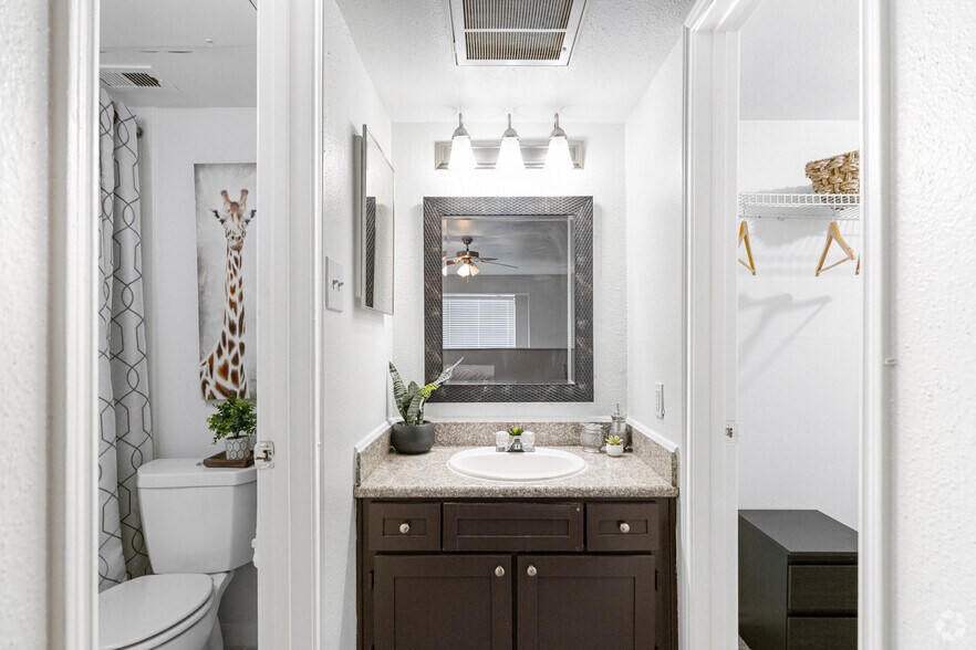 More Photos Of 8600 S Course Dr, Houston Apartments For Sale