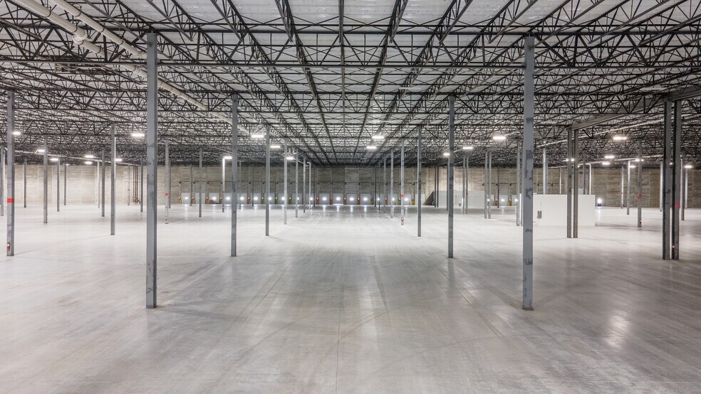 More Photos Of 1901 Gateway Blvd, Beloit Manufacturing For Lease