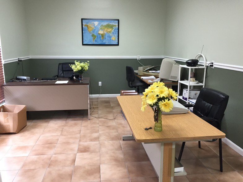 More Photos Of 6960-6970 Heritage Dr, Port Saint Lucie Office Residential For Sale