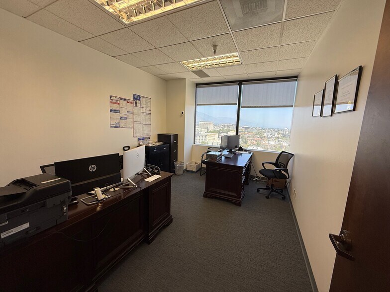 More Photos Of 150 S Los Robles Ave, Pasadena Office Residential For Lease