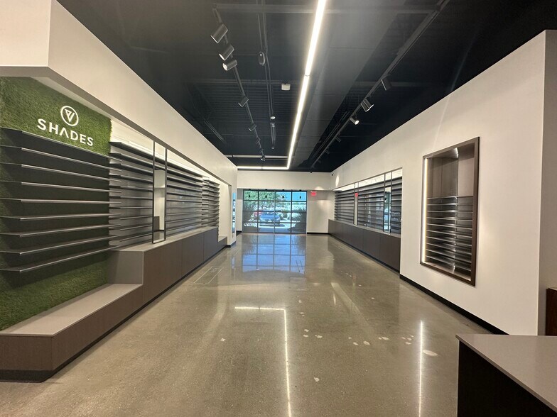 More Photos Of 815-843 N 98th St, Omaha Storefront Retail Office For Lease