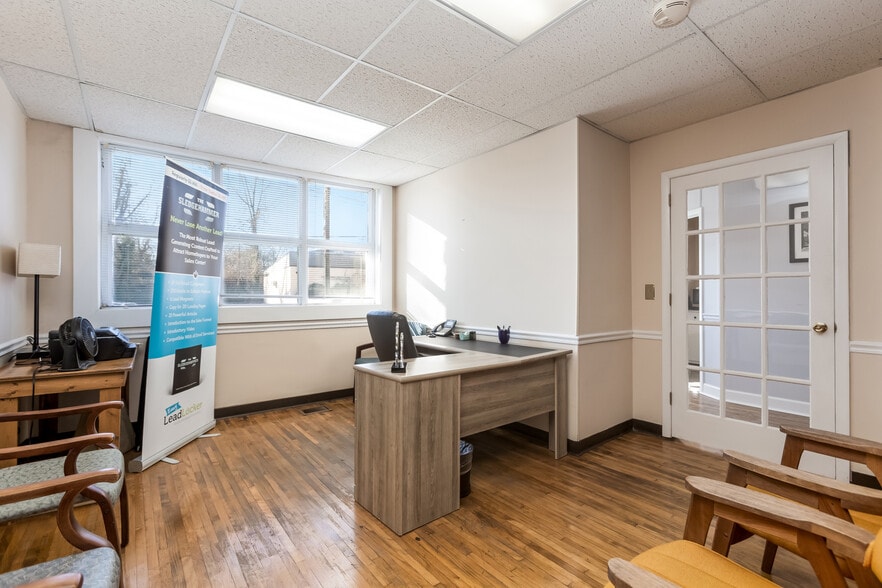 More Photos Of 116 N Main St, Goodlettsville Office Residential For Lease