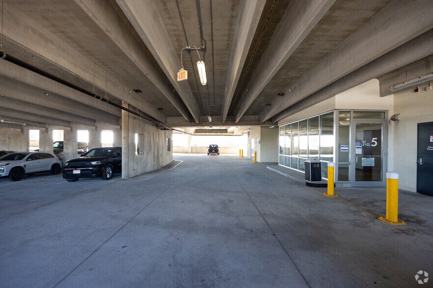 More Photos Of 1150 Hammond Dr, Atlanta Unknown For Lease