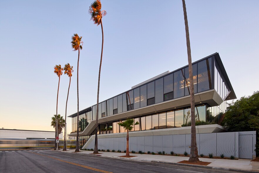 More Photos Of 1221 Colorado Ave, Santa Monica Office For Sale