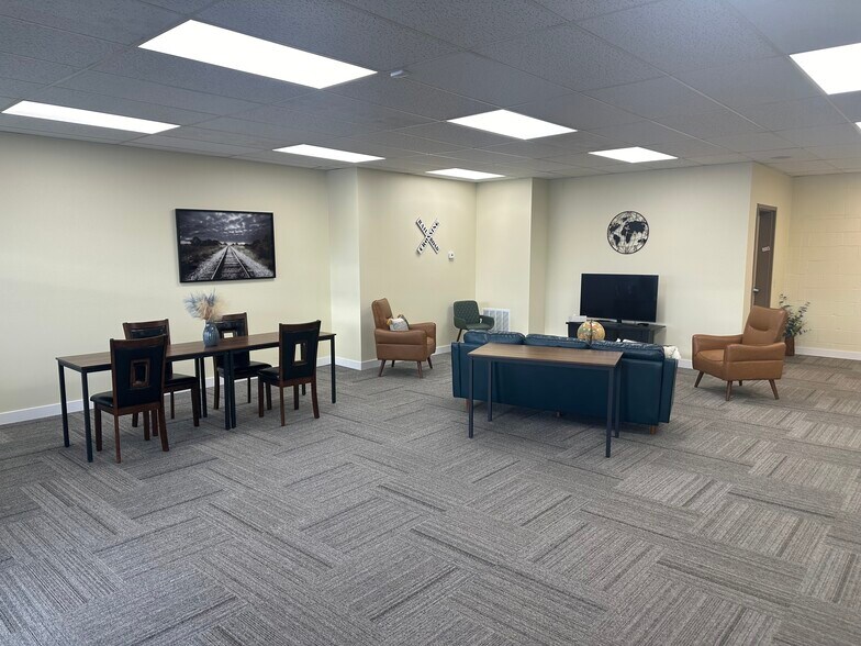 More Photos Of 1217 S Broadway St, New Ulm Storefront Retail Residential For Sale