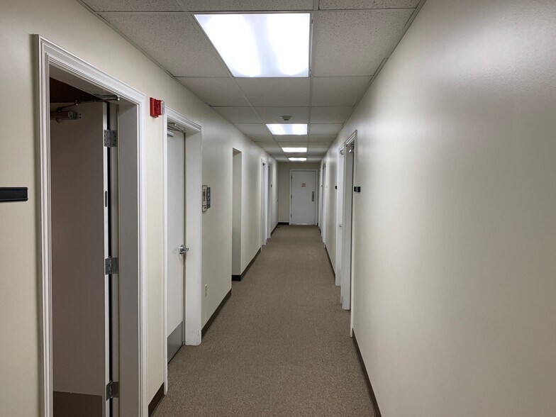 More Photos Of 115 Golf Course Rd, Logan Office For Sale