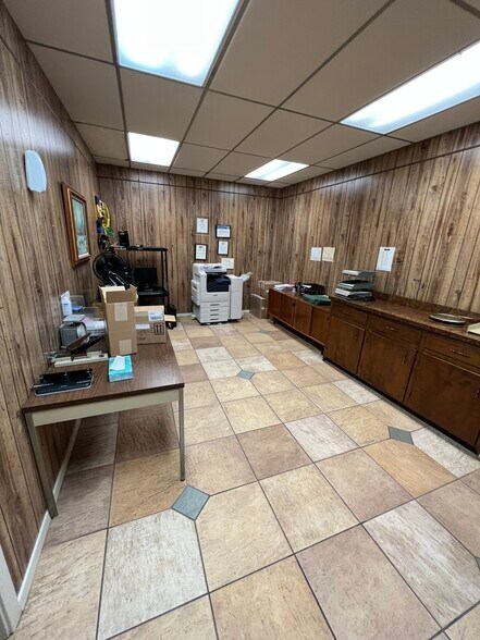 More Photos Of 100 Industrial Ave, Odessa Industrial For Sale