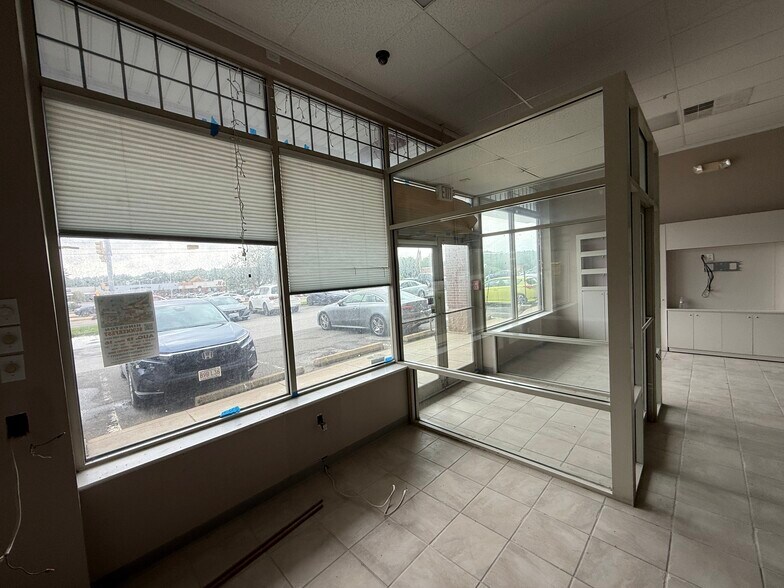More Photos Of 37 Plaistow Rd, Plaistow Storefront For Lease