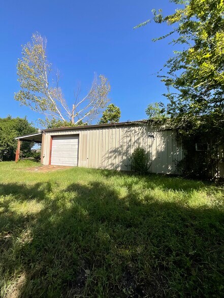 More Photos Of 609 Oak St, La Marque Warehouse For Sale