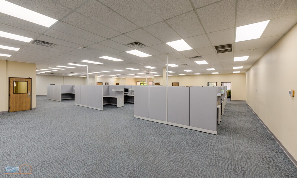 More Photos Of 1860 Lefthand Cir, Longmont Light Manufacturing For Sale