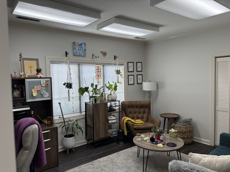 More Photos Of 30 Pointe Cir, Greenville Medical For Lease